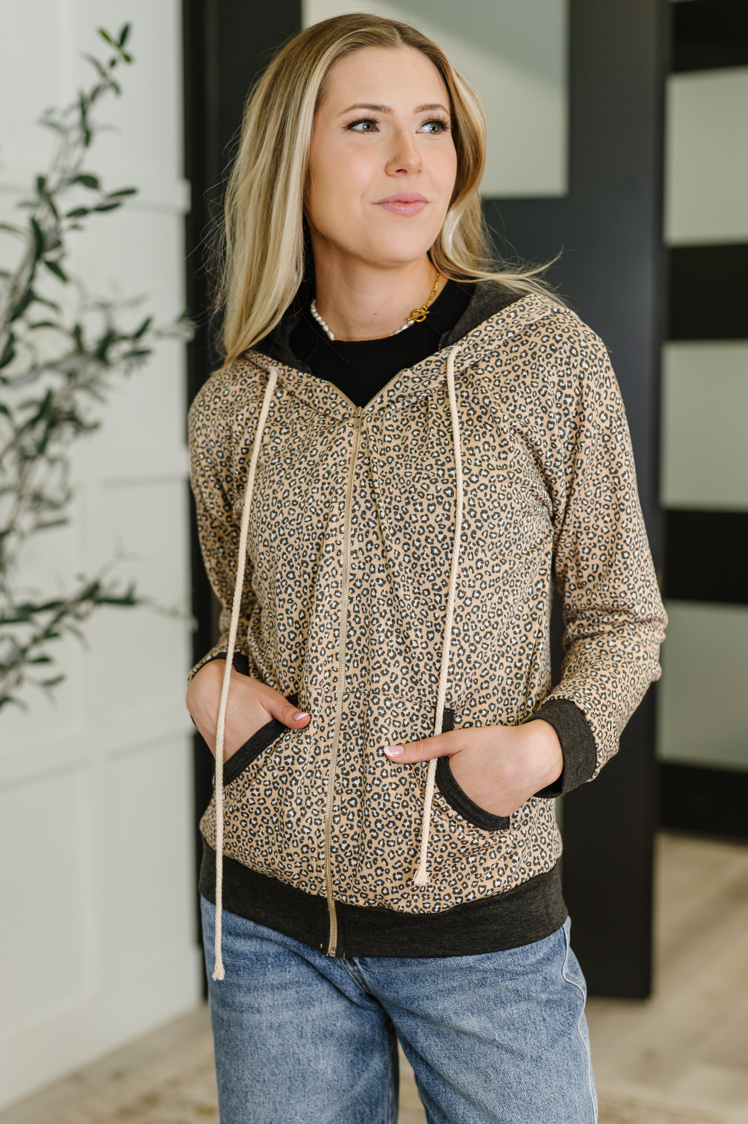 Call of the Wild Contrast Trim Zip Up