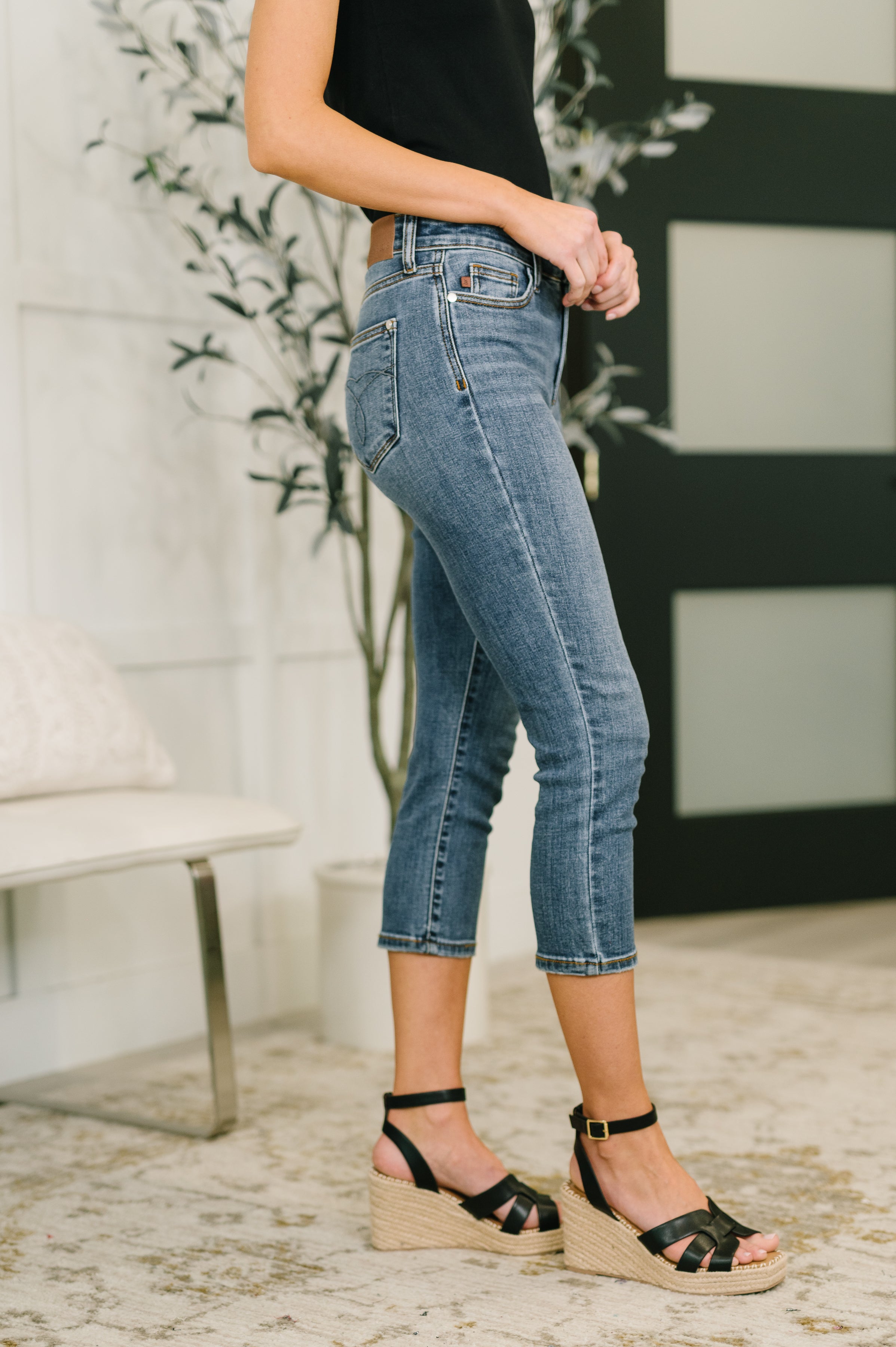 Deborah Mid Rise Capri